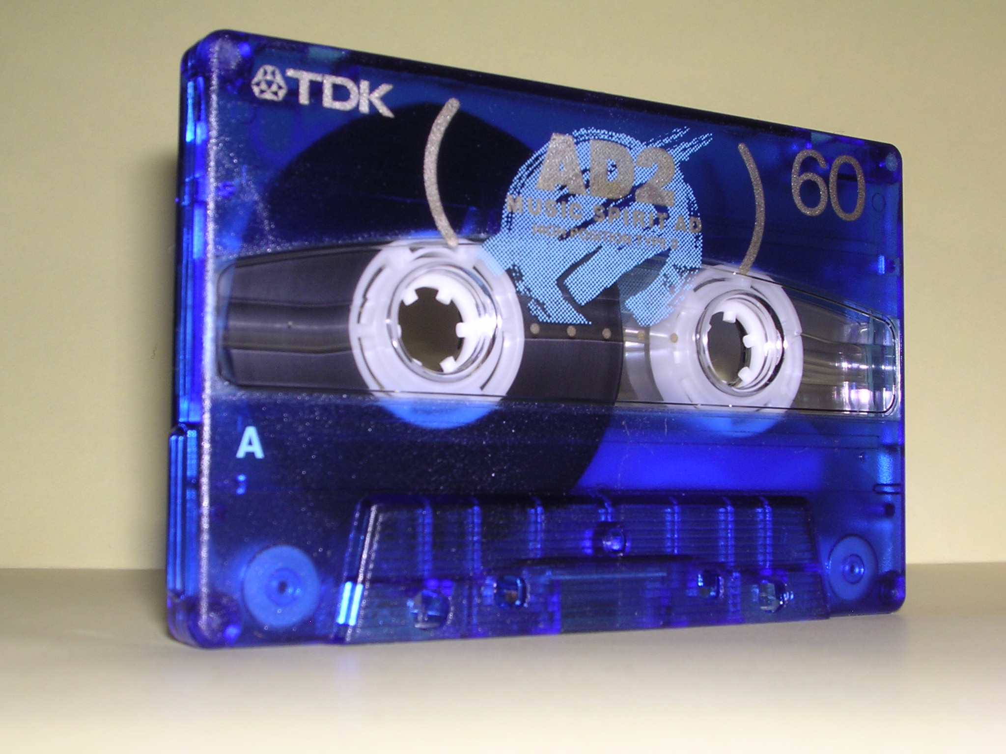 AD2 / TDK: サトウさんちのカセットテープ